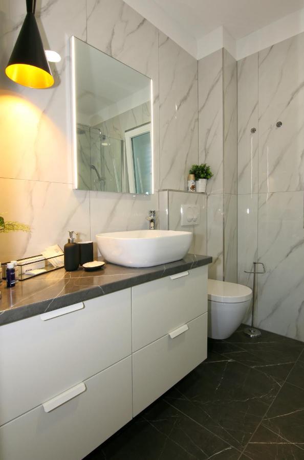 Apartments Tona Жаборич Екстер'єр фото