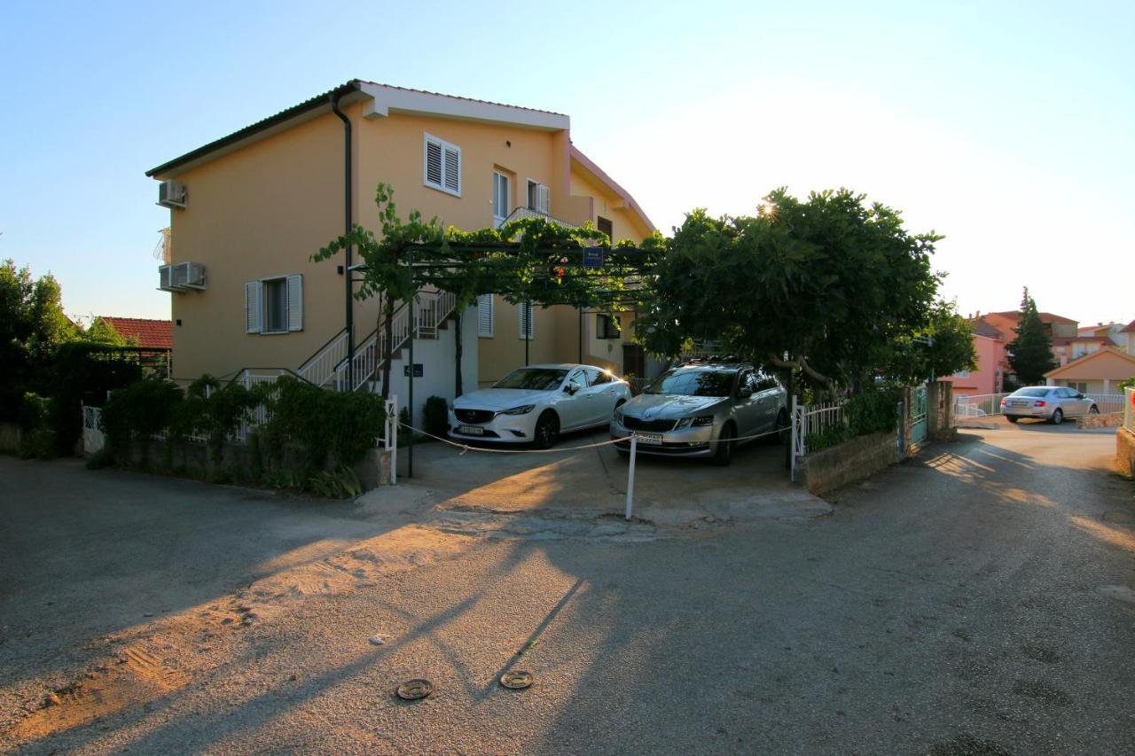 Apartments Tona Жаборич Екстер'єр фото